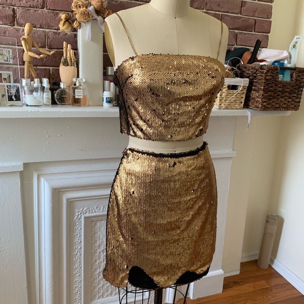 I am Gia gold sequin set